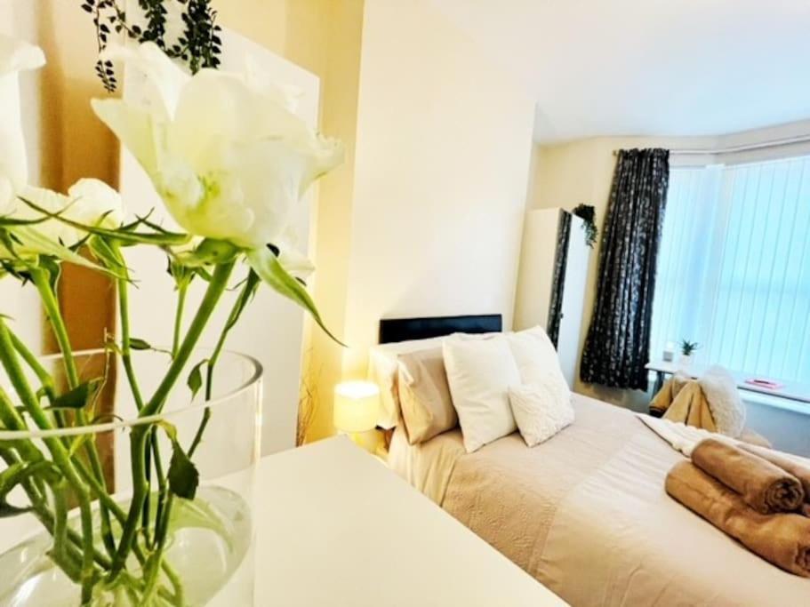 5 Bedroom, Sleeps 9 - Base To Explore Liverpool And Beyond Eksteriør bilde