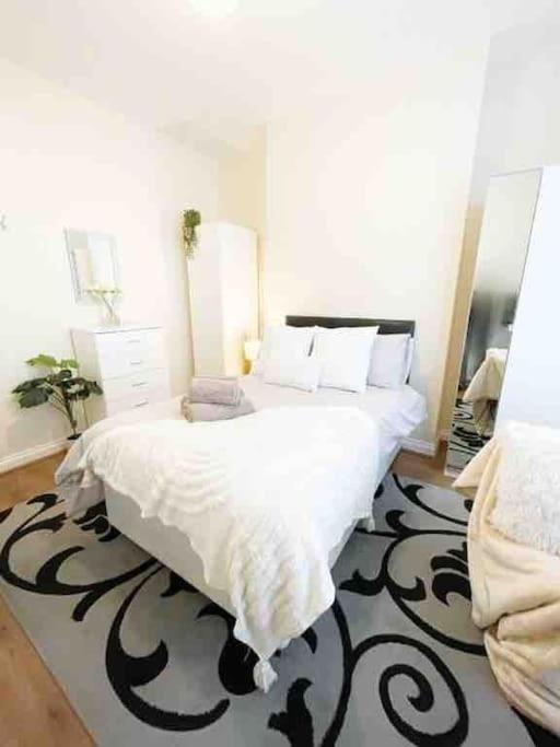 5 Bedroom, Sleeps 9 - Base To Explore Liverpool And Beyond Eksteriør bilde