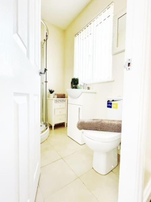 5 Bedroom, Sleeps 9 - Base To Explore Liverpool And Beyond Eksteriør bilde