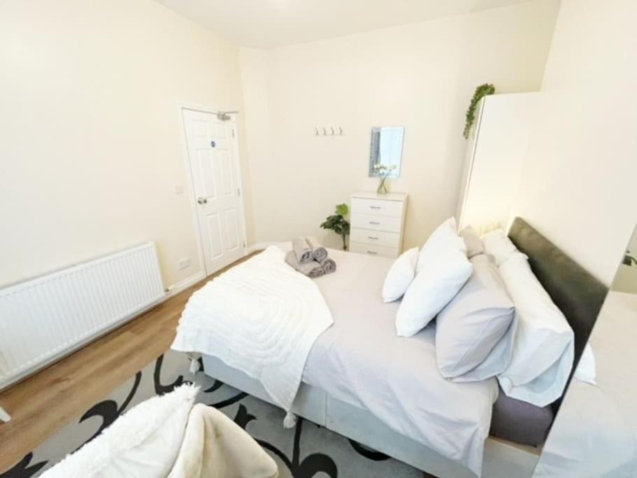5 Bedroom, Sleeps 9 - Base To Explore Liverpool And Beyond Eksteriør bilde
