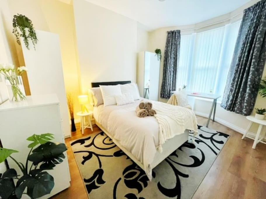 5 Bedroom, Sleeps 9 - Base To Explore Liverpool And Beyond Eksteriør bilde