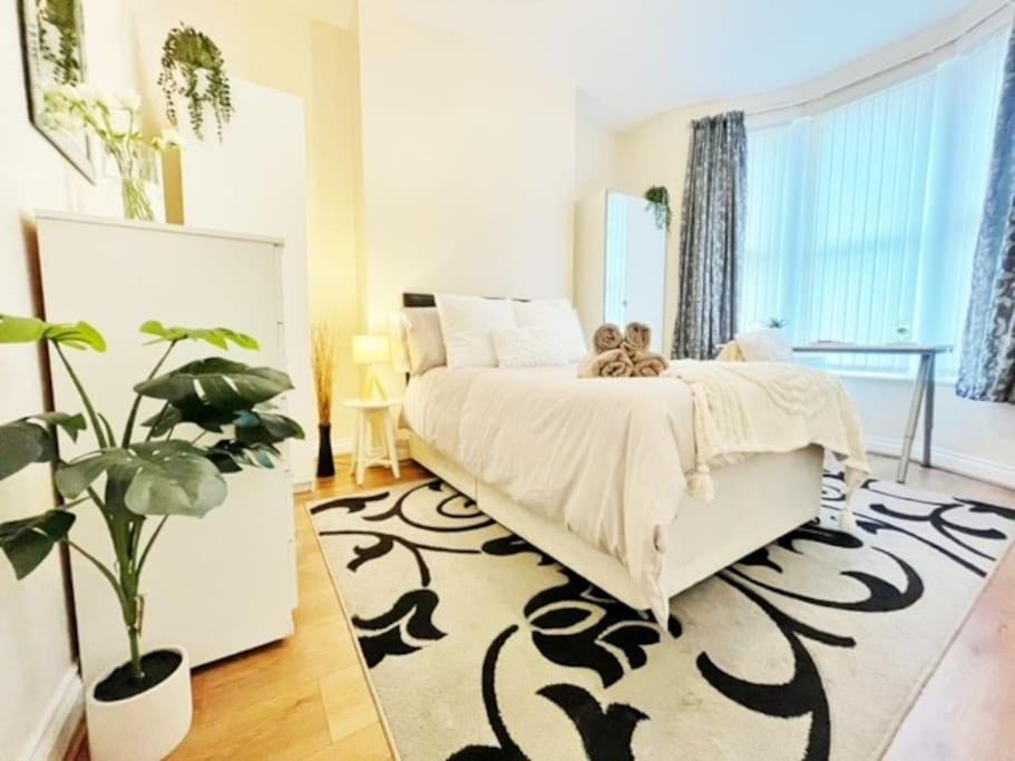 5 Bedroom, Sleeps 9 - Base To Explore Liverpool And Beyond Eksteriør bilde